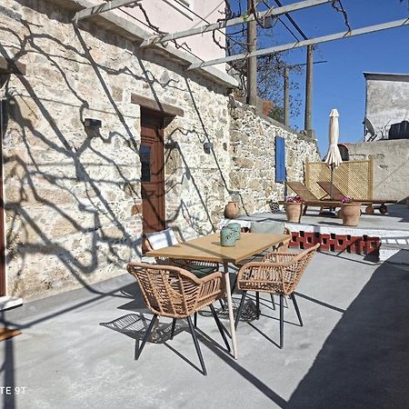 Stairs Homes & Suites Kamaria  المظهر الخارجي الصورة