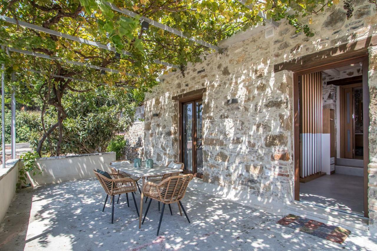 Stairs Homes & Suites Kamaria  المظهر الخارجي الصورة