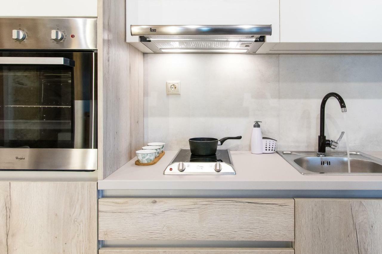 Stairs Homes & Suites Kamaria  المظهر الخارجي الصورة